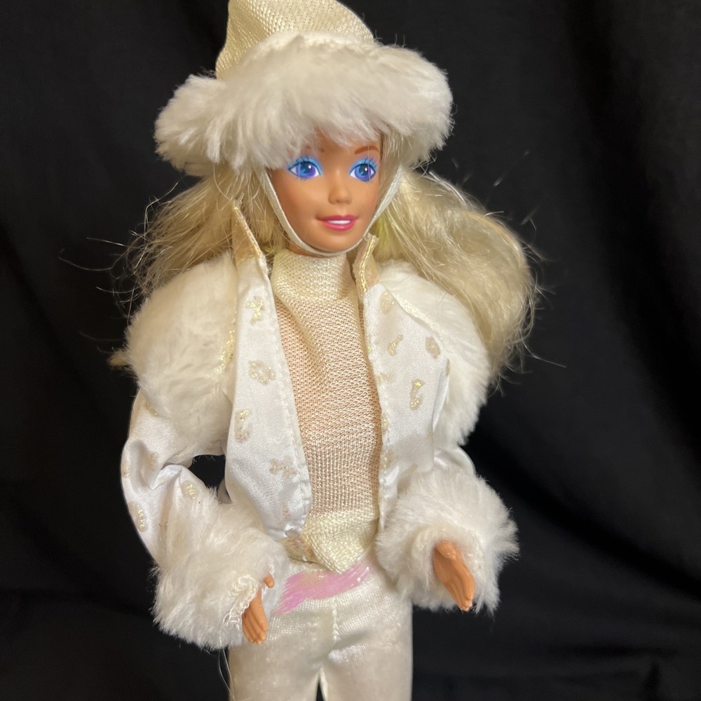1990 Winter Fun Barbie Doll And Outfit Only